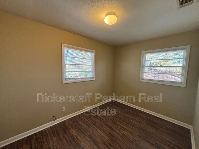 Building Photo - 4817 Josephine St