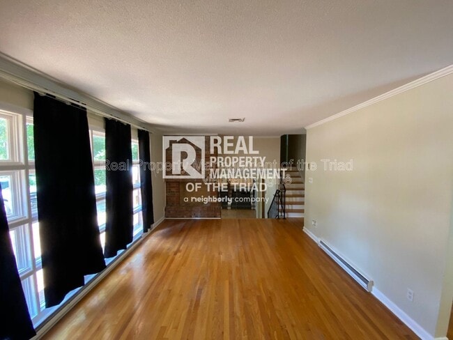 Building Photo - 926 Hilltop Blvd