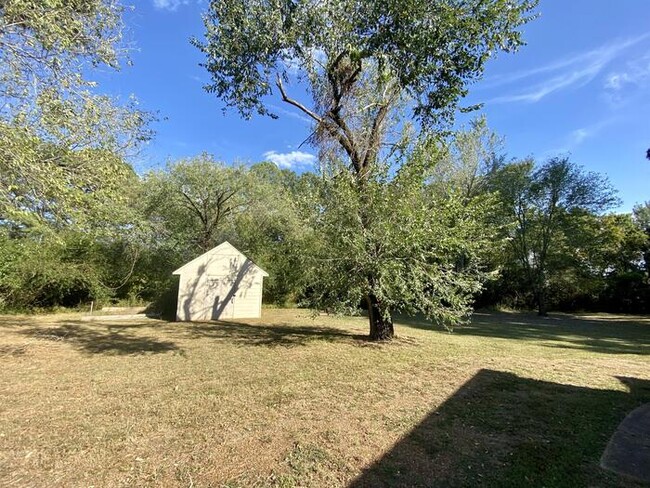 Building Photo - 2019 Old Big Cove Rd