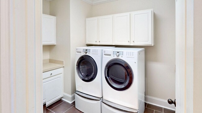 Building Photo - 11052 Preservation Park Dr