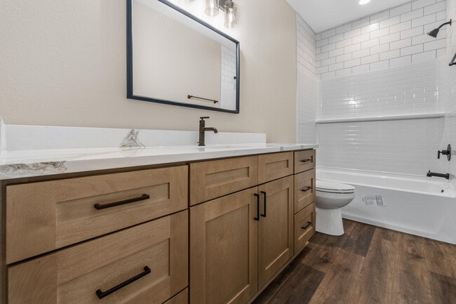 Building Photo - 1820 Horseshoe Ln