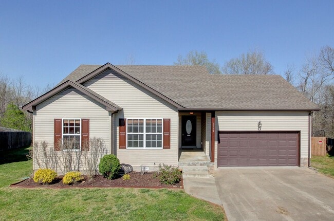 Building Photo - Sweet 3 bed 2 bath.  Cat friendly.