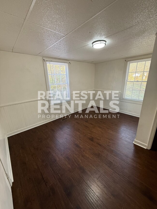 Building Photo - 2 W Tuscaloosa Ave