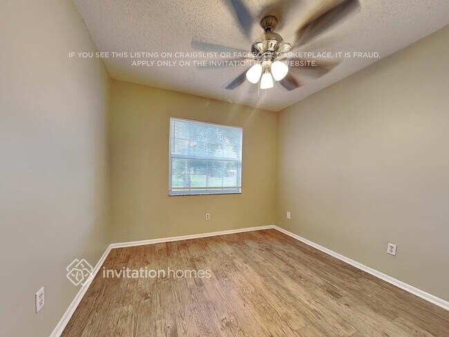 Building Photo - 419 Forest Oak Dr