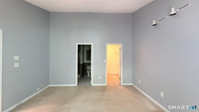 Building Photo - 3409 Whitney Ave