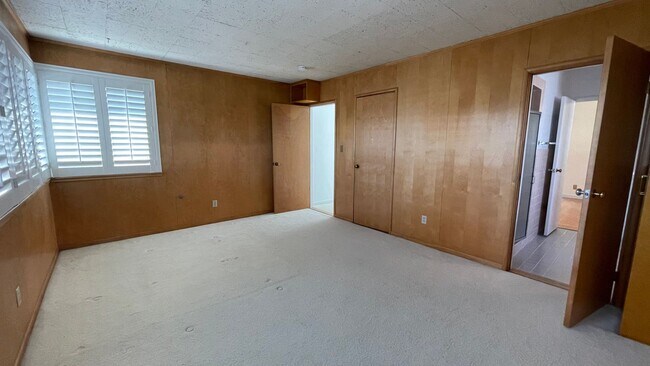 Building Photo - 2962 Gibbons Dr