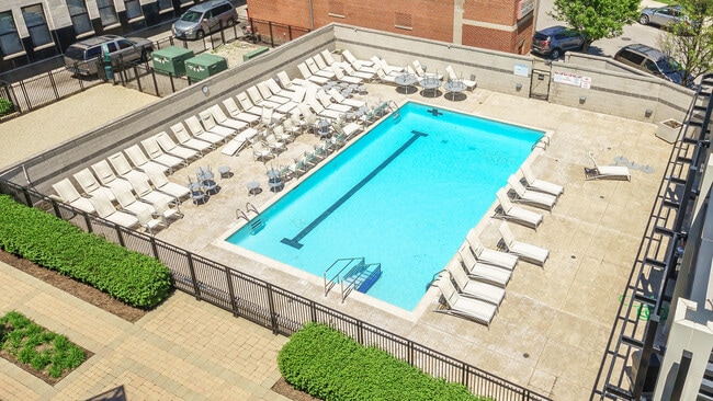 Building Photo - 1000 W 15th St