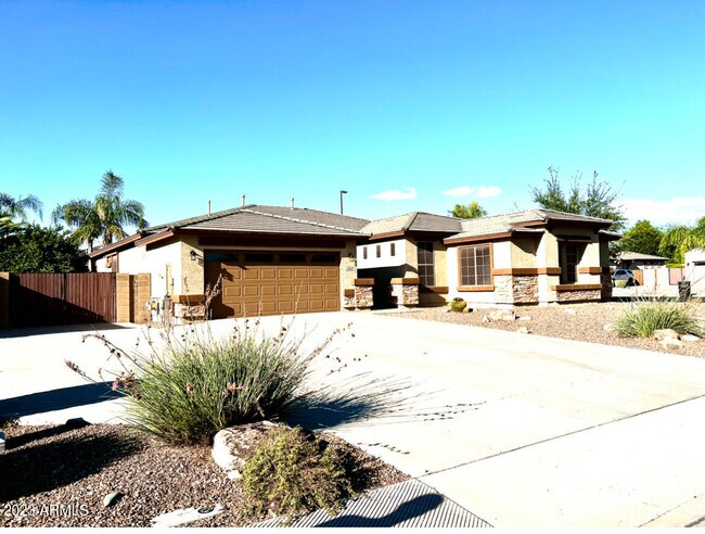 Primary Photo - 3150 E San Angelo Ave