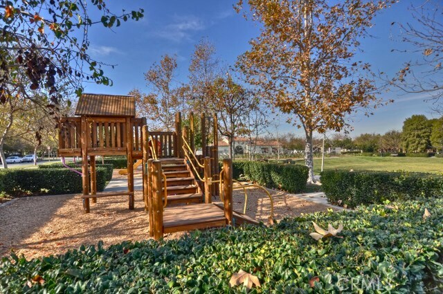 Building Photo - 36 Tall Oak