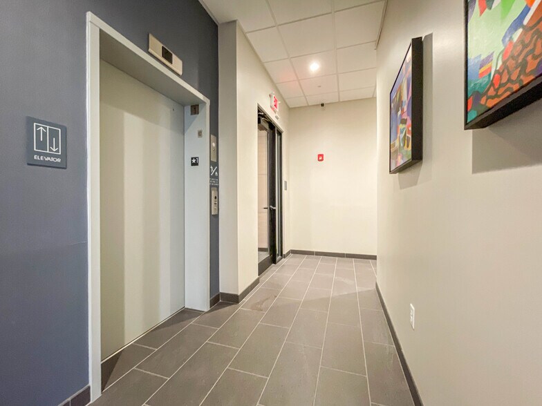 Building Photo - 5 India St