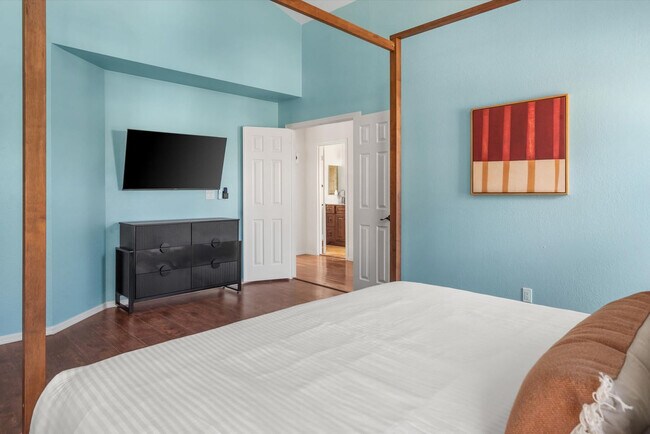 Building Photo - 7804 W Pershing Ave