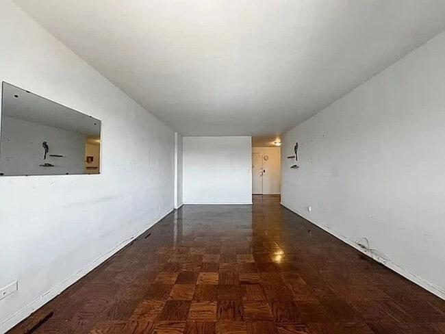 Building Photo - 86-15 Broadway