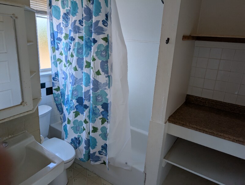 Building Photo - 1717 SE Clatsop St