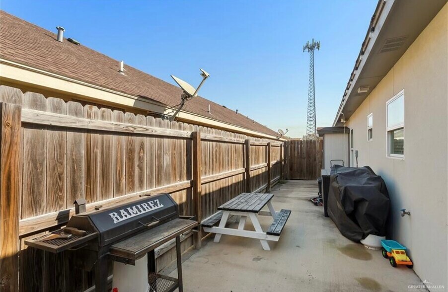 Building Photo - 4624 N Ebony St