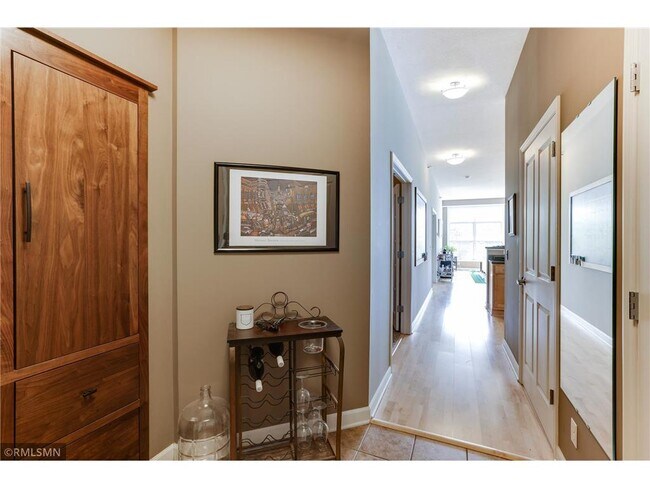 Building Photo - 851 River Mews Ct