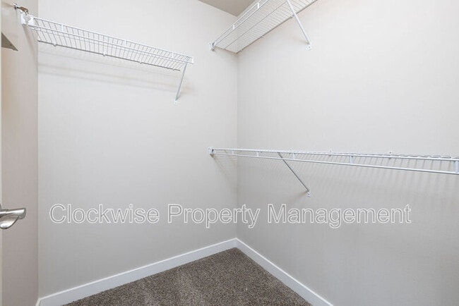 Building Photo - 206 Tacoma Ct NW