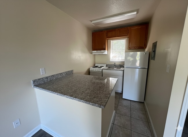 Building Photo - 115 Shell Ave SE