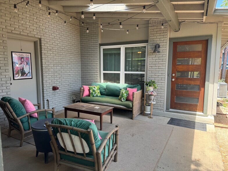 Front gated patio (and storage close to left) - 3312 S Oak Dr