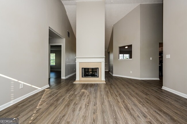 Building Photo - 342 Summit View Dr