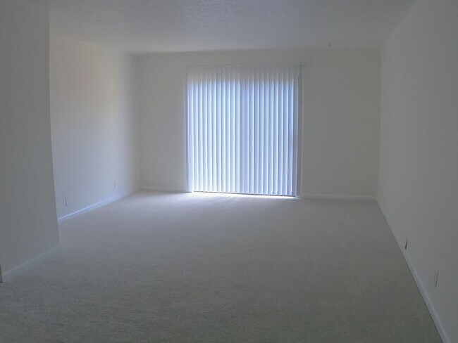 Building Photo - Renovated 2 BR 1.5 BA in Wildwood