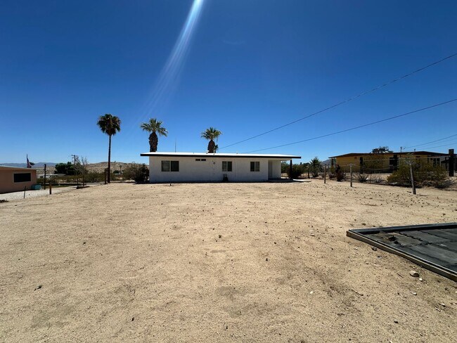 Building Photo - 5746 Halsey Ave