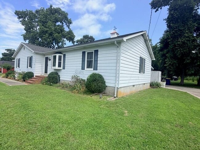 Building Photo - 7187 Sunset Dr