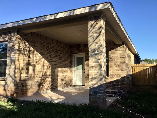 Building Photo - 2075 Briar Grove Dr