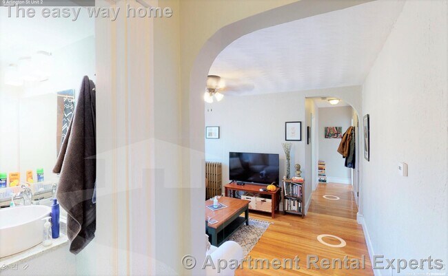 Building Photo - 9 Arlington St