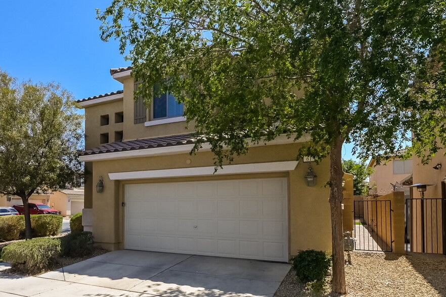 Primary Photo - 613 Bright Valley Pl