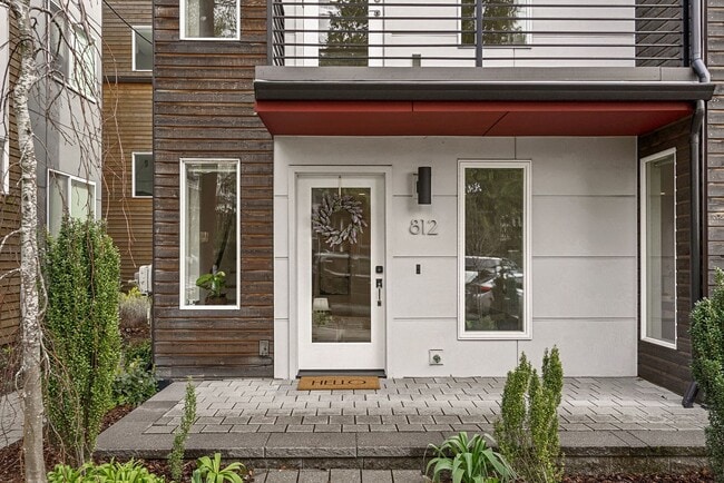 Building Photo - Judkin Parks Townhome