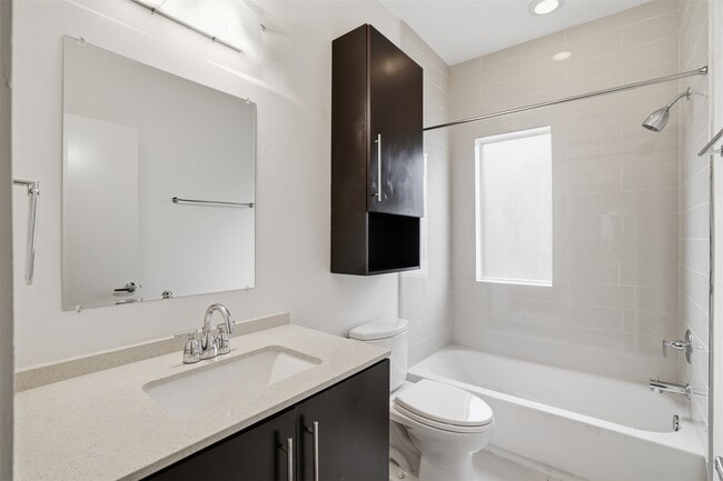 Building Photo - 4704 Crawford St