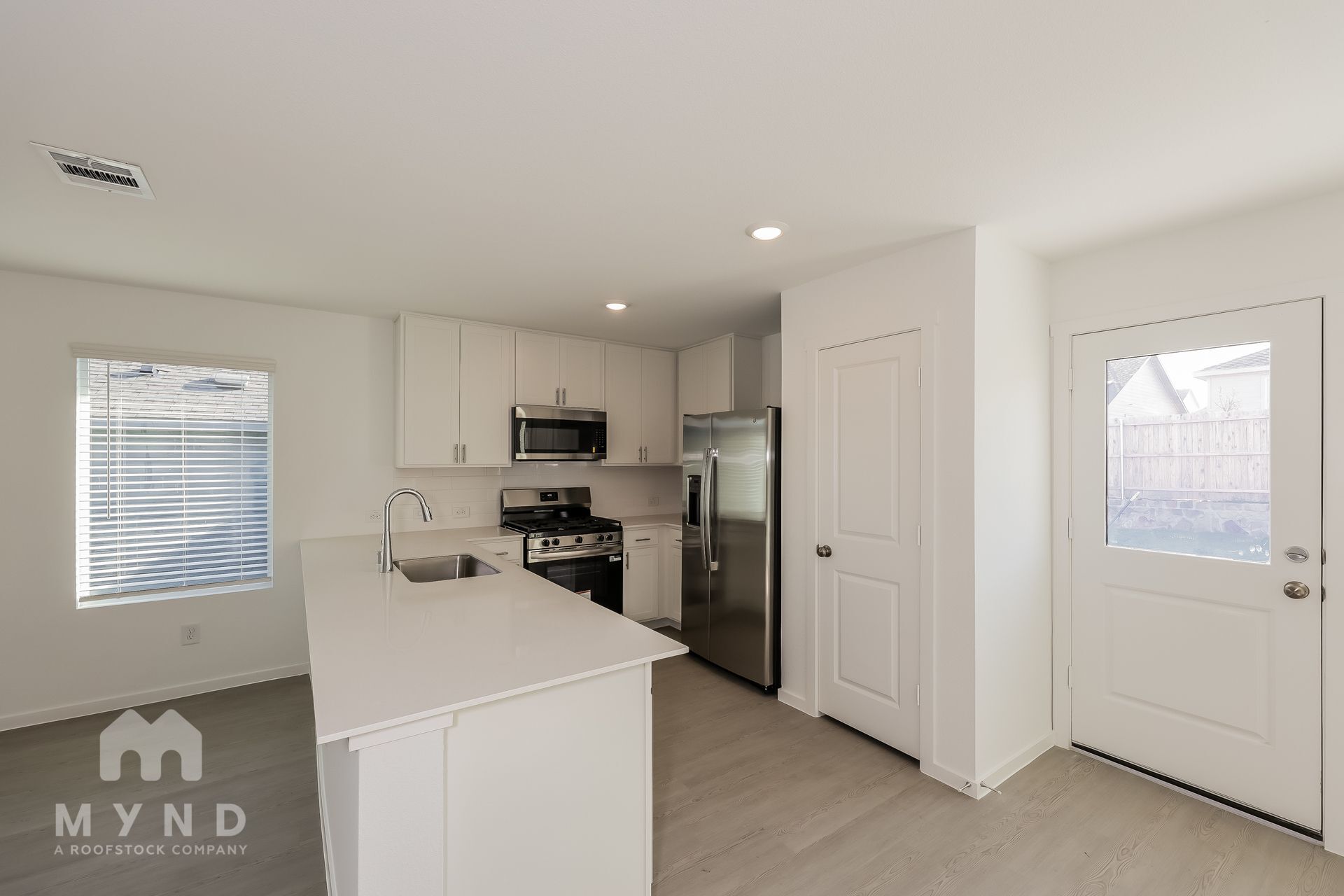 Building Photo - 2712 River Knl Ln