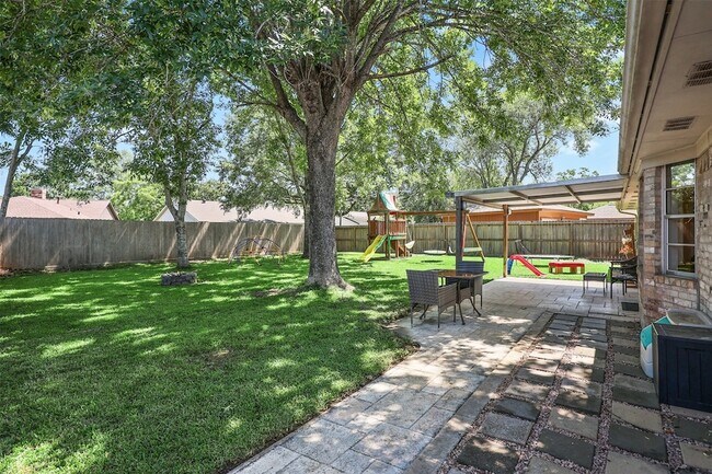 Building Photo - 1819 Meadow Creek Dr