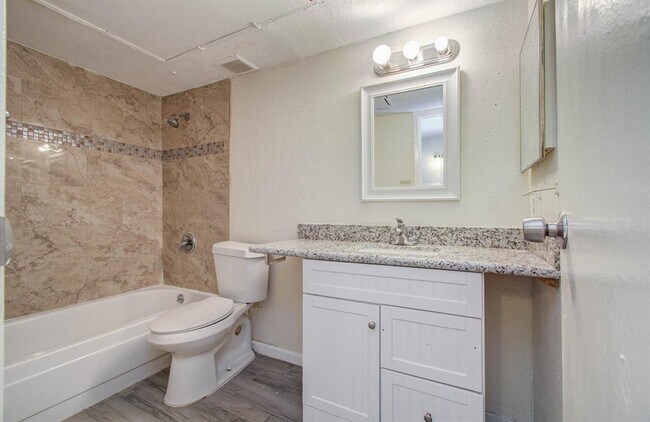 Building Photo - 10202 Forum Park Dr