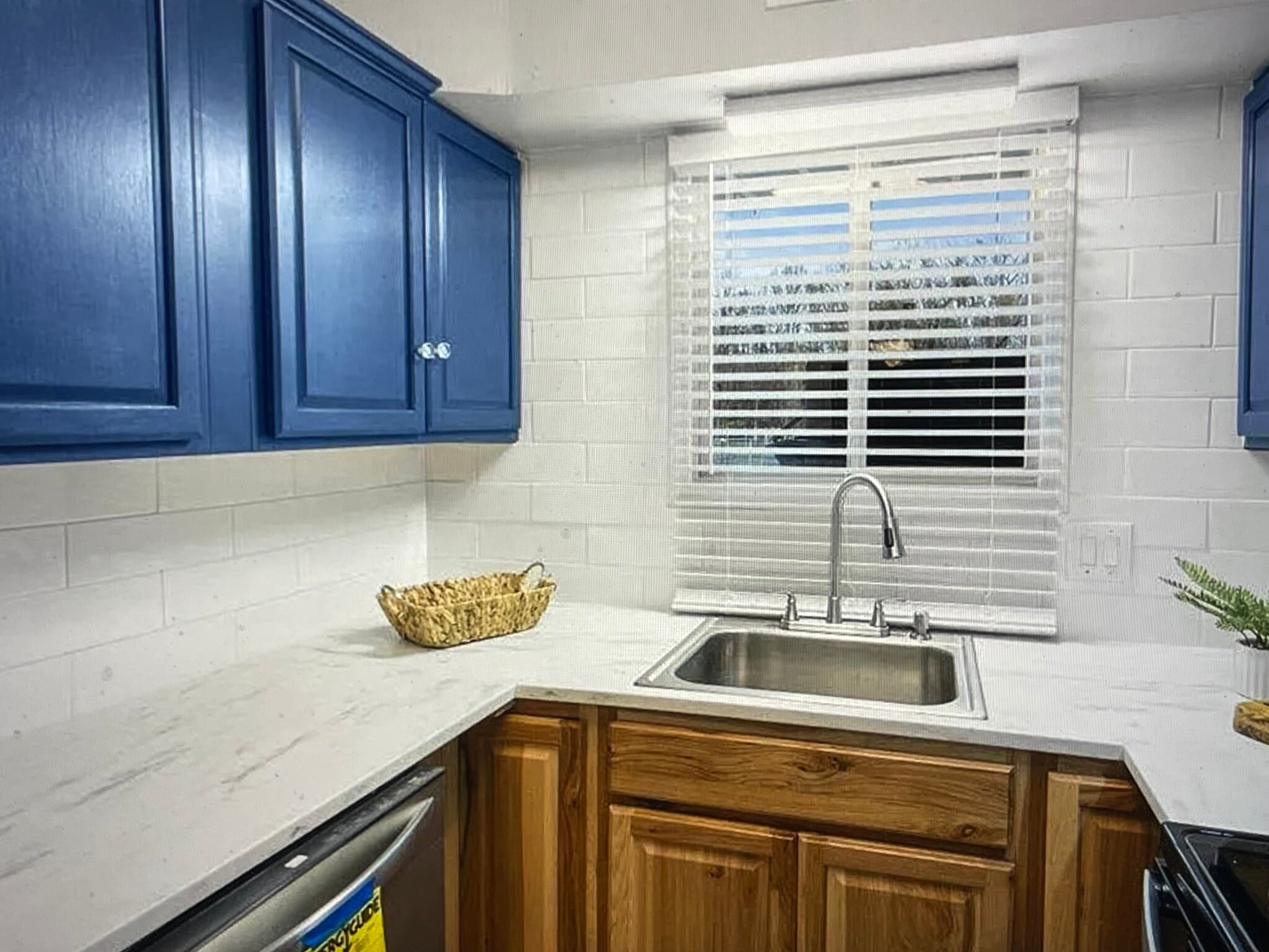 Building Photo - 1175 Carriage Cir