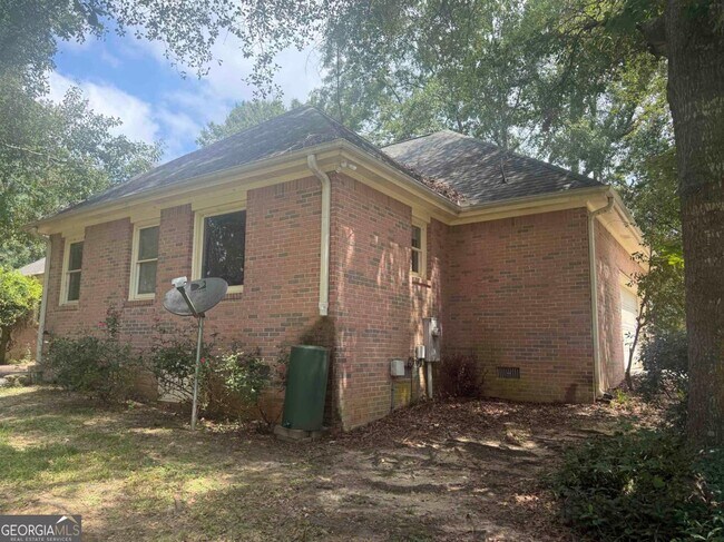 Building Photo - 307 Centennial Rd