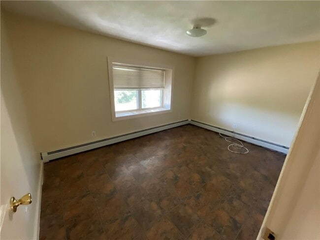 Building Photo - 6 Pilgrim Ave