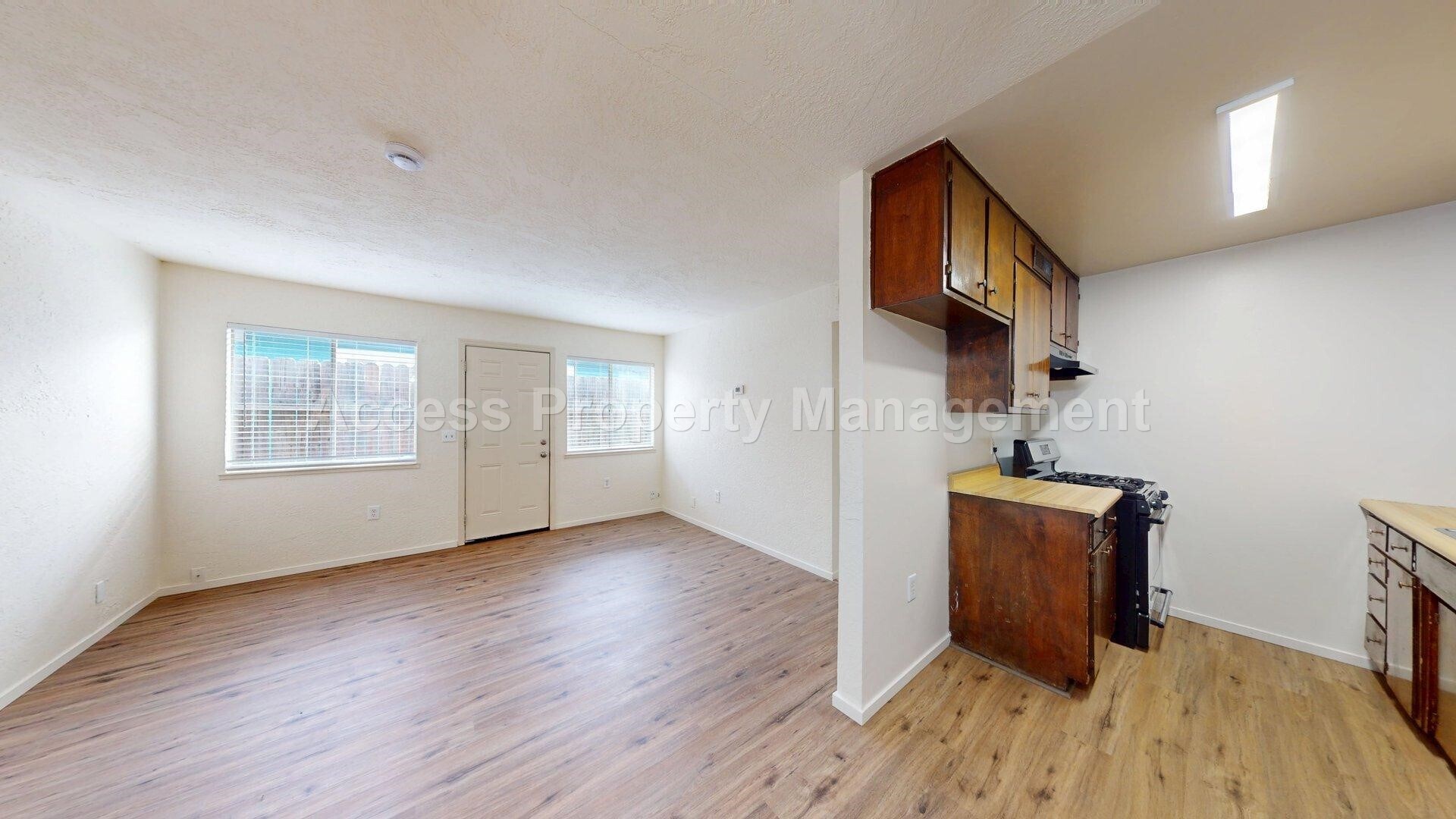 Building Photo - 709 2nd St