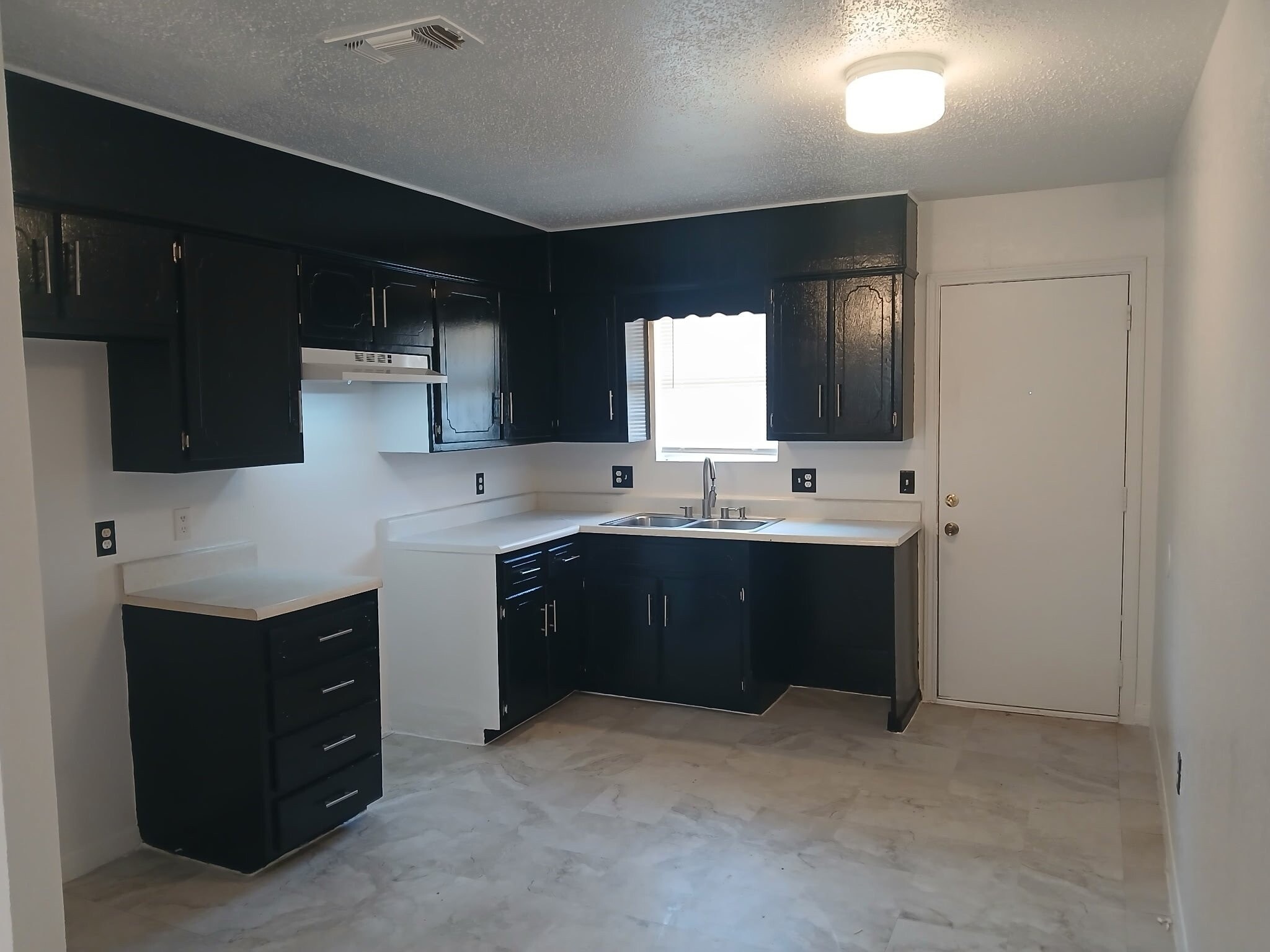 Building Photo - 1217 S Maddox Ave