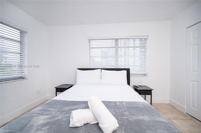 Building Photo - 500 NE 26th St