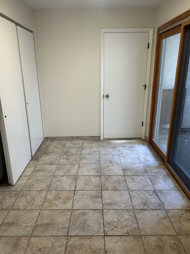 Laundry Room - 3330 Templeton Gap Rd