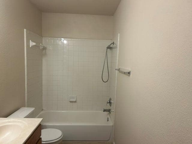 Building Photo - 108 Pond Way
