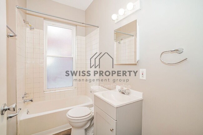 Building Photo - 392 N Garfield Ave