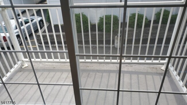 Building Photo - 59 Willet St