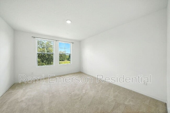Building Photo - 700 Benoi Dr