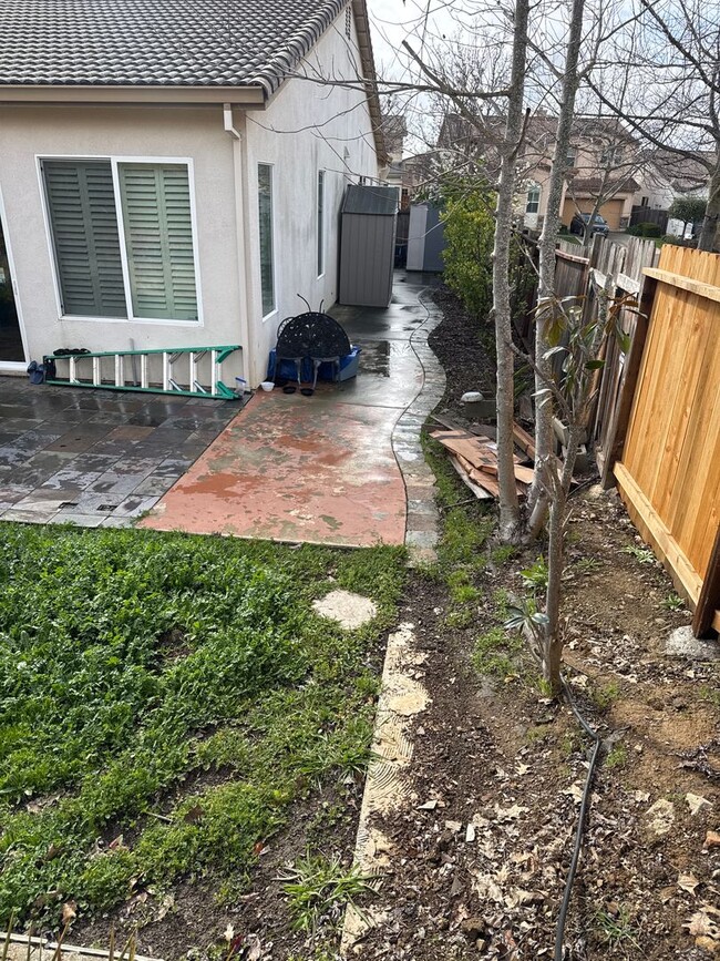 Building Photo - AVAILABLE!