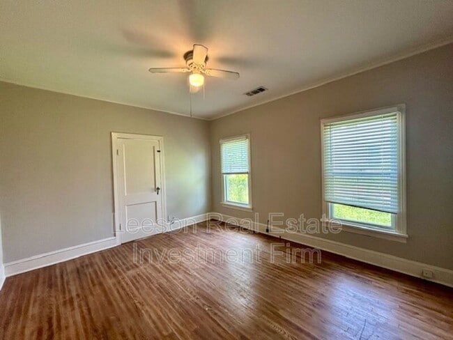 Building Photo - 3837 Maryland Ave