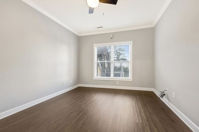 Building Photo - 116 31st Ave N