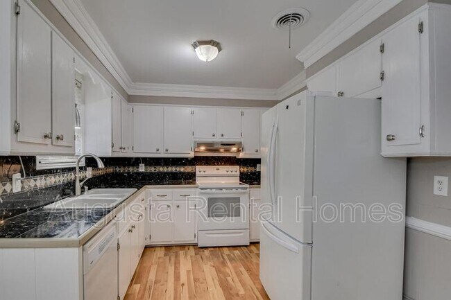 Building Photo - 238 Cavalier Dr