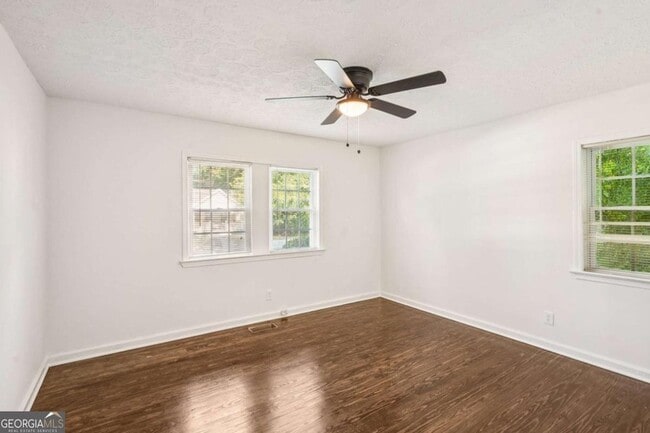 Building Photo - 125 Chappell Rd SW